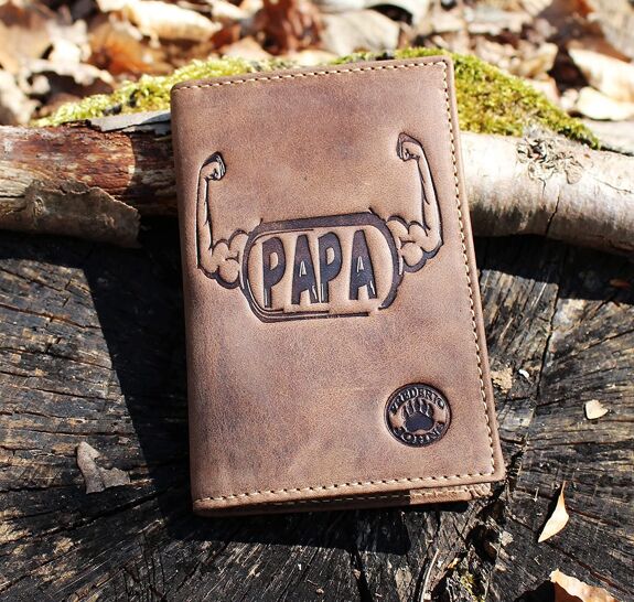Porte Papier Voiture en Cuir Modèle 4 Volets (motif PAPA)